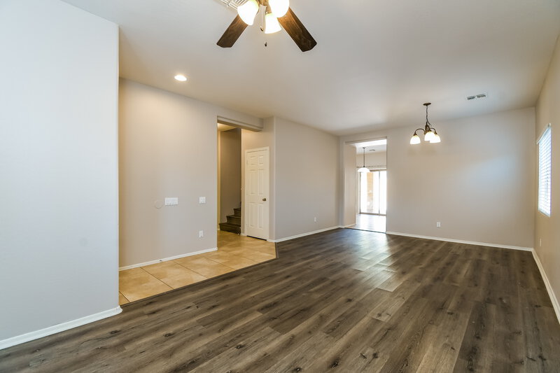 2,275/Mo, 5206 W Glass Ln Laveen, AZ 85339 Living Room View 2