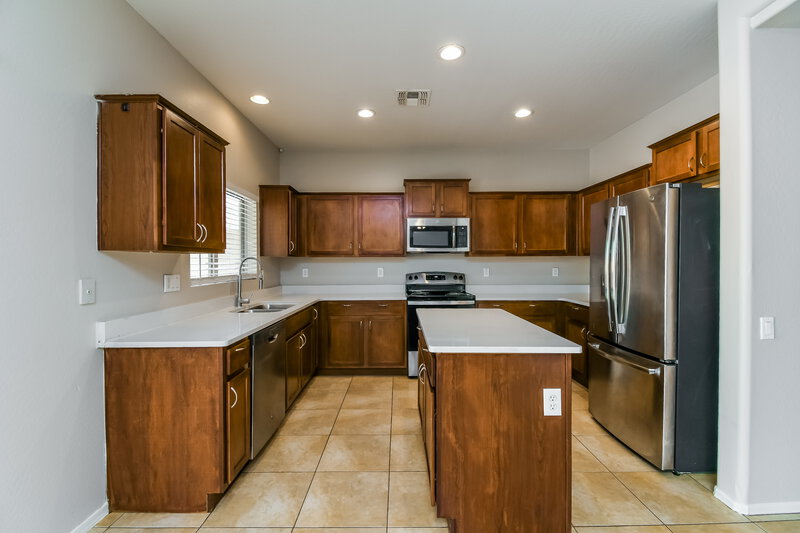 2,275/Mo, 5206 W Glass Ln Laveen, AZ 85339 Kitchen View