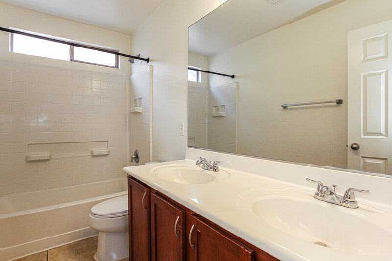2,365/Mo, 5206 W Glass Ln Laveen, AZ 85339 Bathroom View