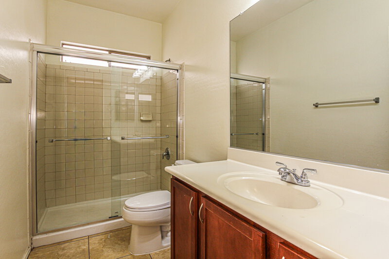 2,365/Mo, 5206 W Glass Ln Laveen, AZ 85339 Bathroom View 2