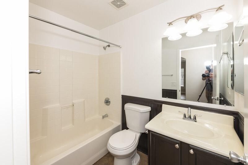 1,780/Mo, 11509 W Shaw Butte Dr El Mirage, AZ 85335 Bathroom View