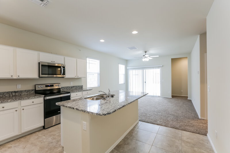 2,170/Mo, 7823 W Riverside Ave Phoenix, AZ 85043 Kitchen View 2