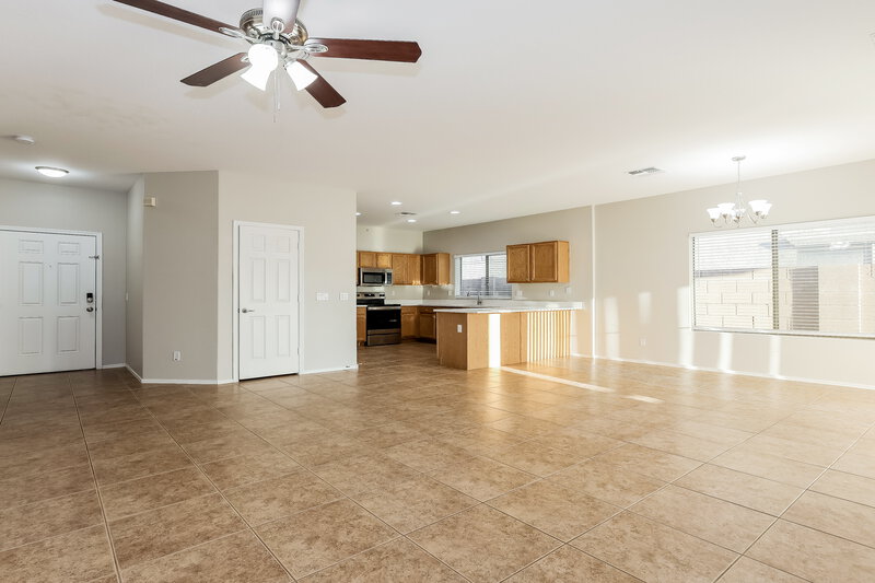 2,045/Mo, 41915 N 46th Dr Phoenix, AZ 85086 Living Room View 2