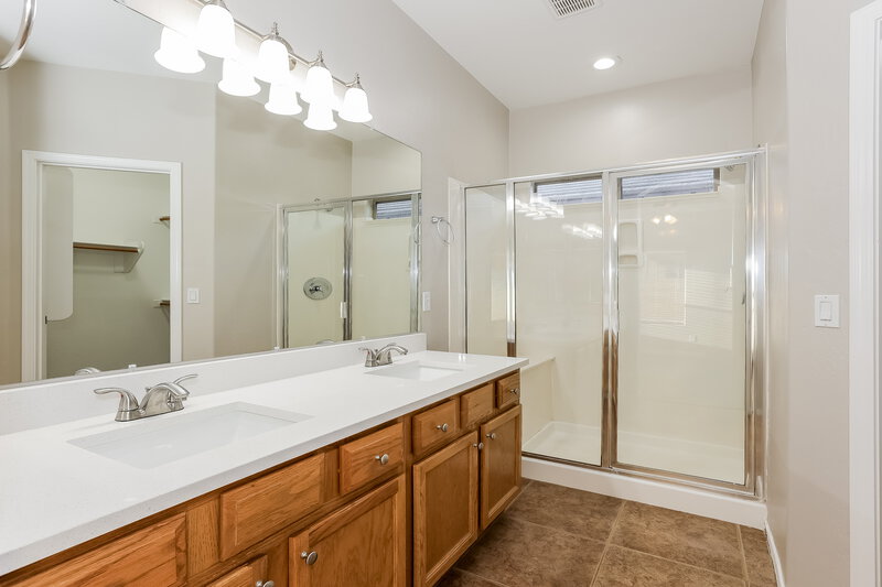 2,045/Mo, 41915 N 46th Dr Phoenix, AZ 85086 Bathroom View 2