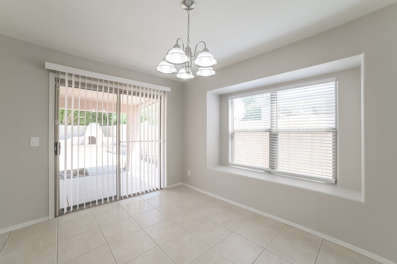 2,215/Mo, 4026 E Tether Trl Phoenix, AZ 85050 Dining Room View