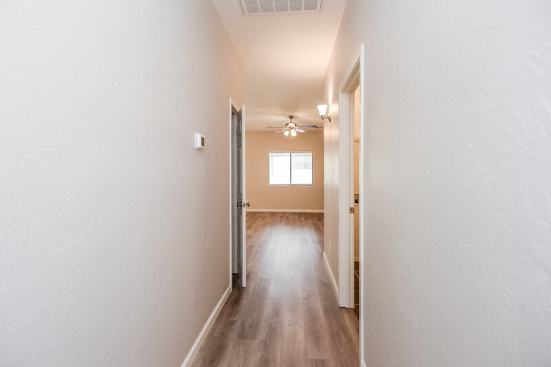 1,905/Mo, 40164 N Thoroughbred Way San Tan Valley, AZ 85140 Hallway View