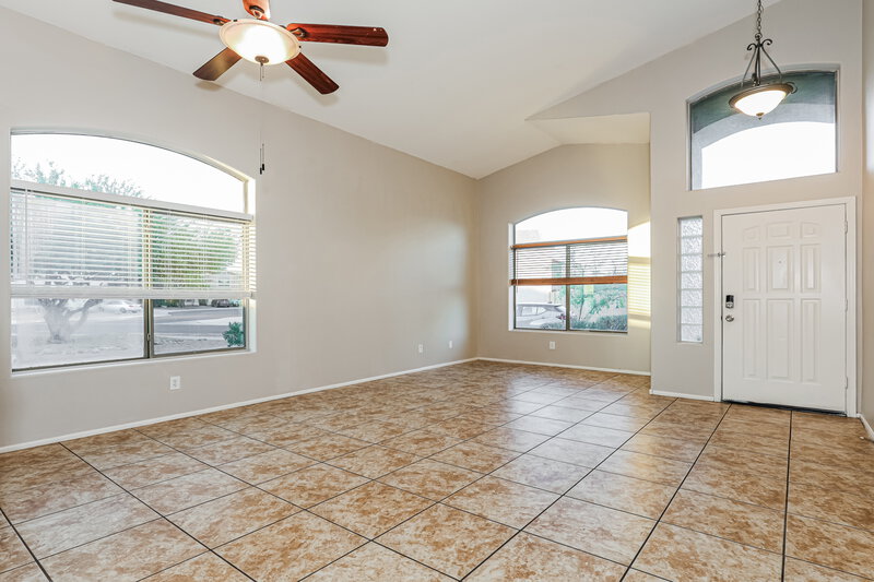 2,285/Mo, 7734 S 47th Ln Laveen, AZ 85339 Living Room View 2