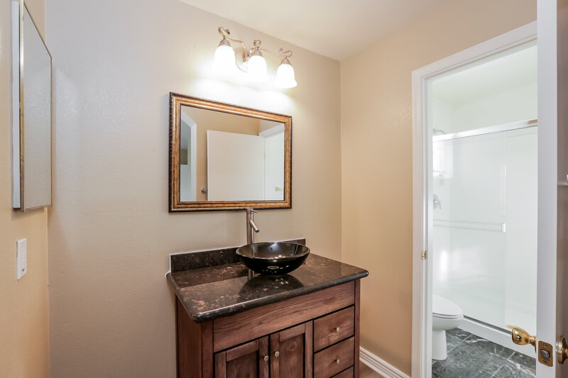 2,305/Mo, 7734 S 47th Ln Laveen, AZ 85339 Main Bathroom View
