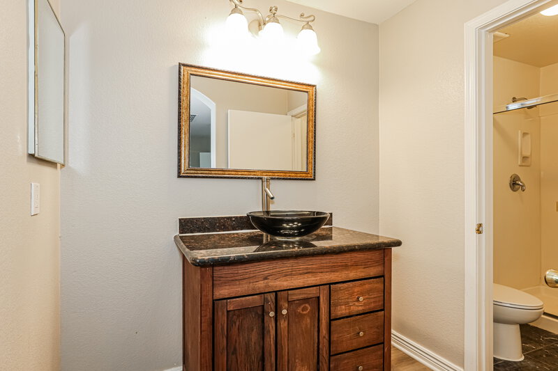 2,285/Mo, 7734 S 47th Ln Laveen, AZ 85339 Main Bathroom View