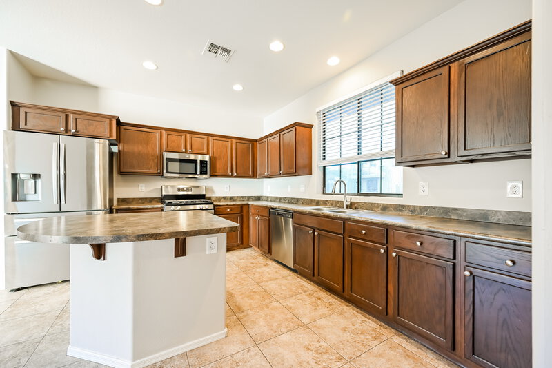 2,270/Mo, 2362 W Sleepy Ranch Rd Phoenix, AZ 85085 Kitchen View