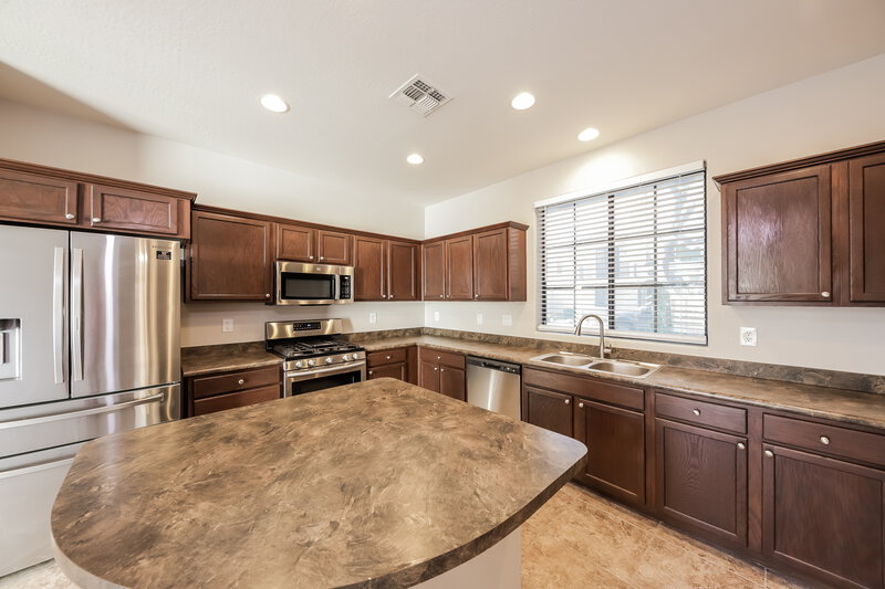 2,590/Mo, 2362 W Sleepy Ranch Rd Phoenix, AZ 85085 Kitchen View