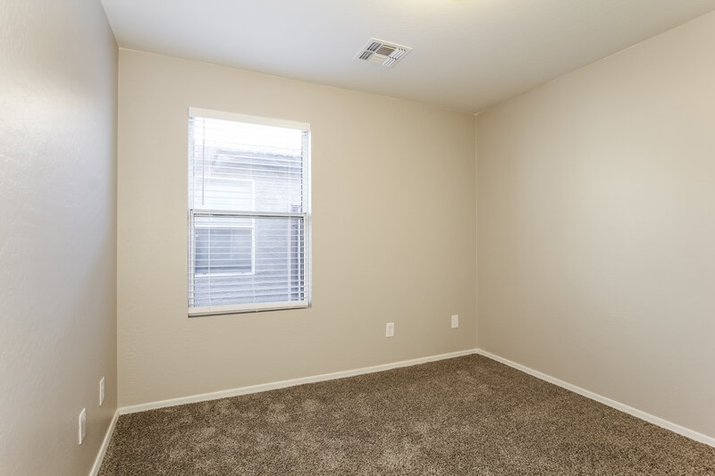 2,095/Mo, 2125 E Danbury Rd Phoenix, AZ 85022 Bedroom View 2