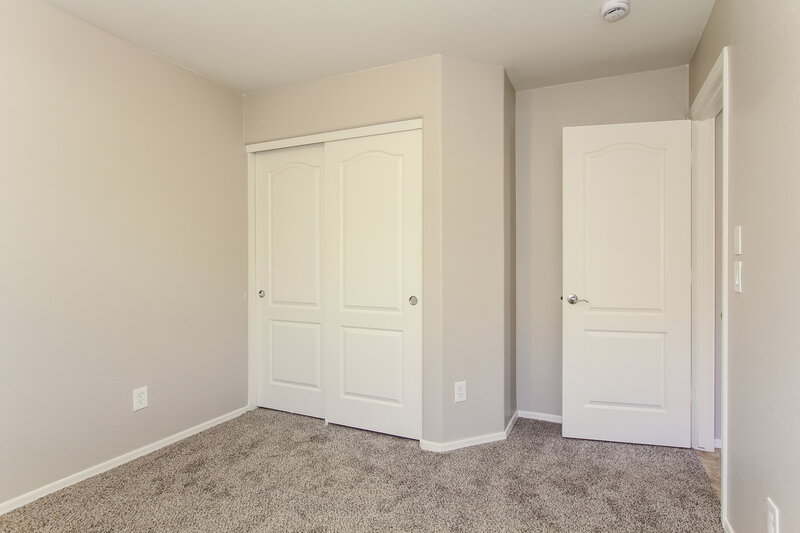 2,095/Mo, 2125 E Danbury Rd Phoenix, AZ 85022 Bedroom View 3