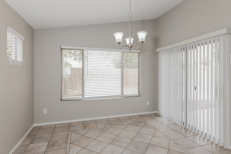 2,595/Mo, 20810 N 74th Ln Glendale, AZ 85308 Dining Room View