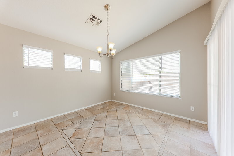 2,530/Mo, 20810 N 74th Ln Glendale, AZ 85308 Dining Room View