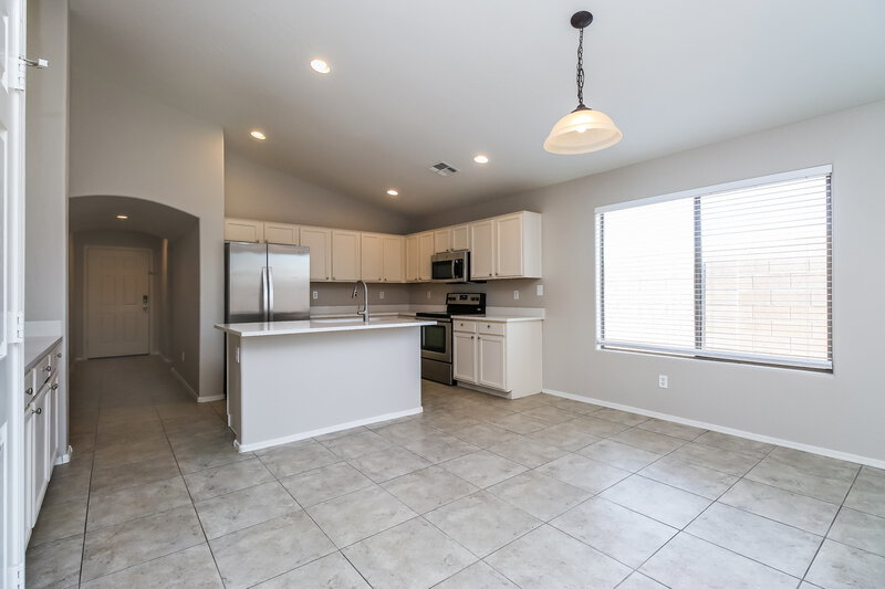 2,345/Mo, 383 W Welsh Black Cir San Tan Valley, AZ 85143 Dining Room View 3