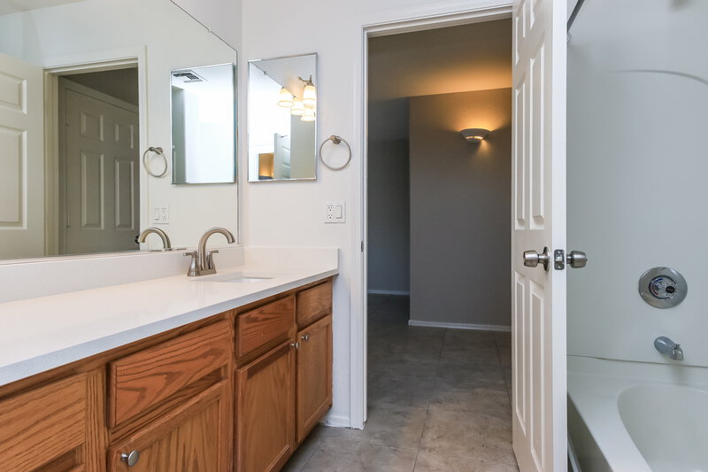 2,345/Mo, 383 W Welsh Black Cir San Tan Valley, AZ 85143 Main Bathroom View 2