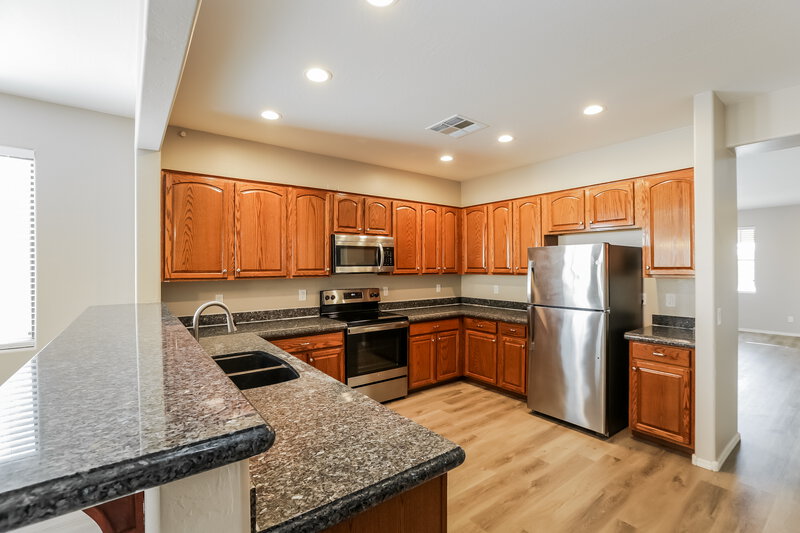 2,115/Mo, 7210 W St Charles Ave Laveen, AZ 85339 Kitchen View