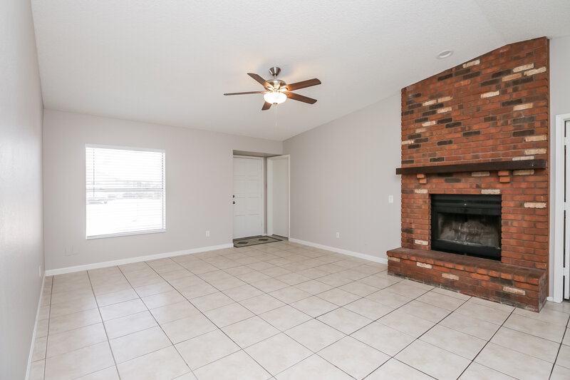 2,485/Mo, 2104 E Boston St Chandler, AZ 85225 Living Room View 2