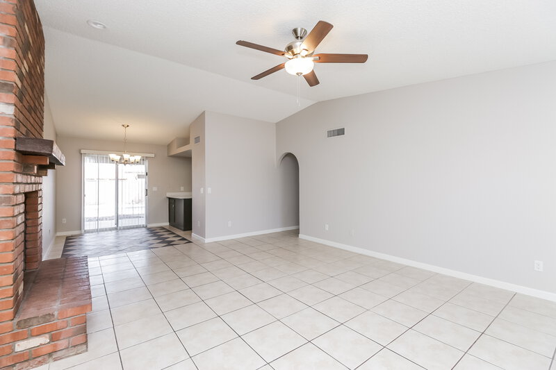 2,485/Mo, 2104 E Boston St Chandler, AZ 85225 Living Room View 4