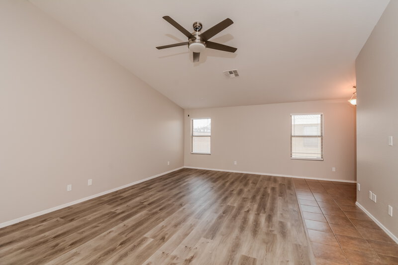 1,760/Mo, 14816 N El Frio St El Mirage, AZ 85335 Living Room View