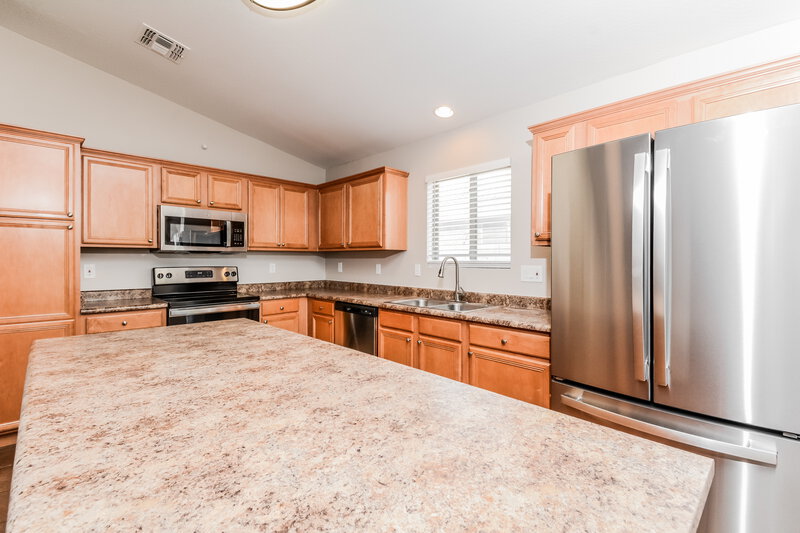1,760/Mo, 14816 N El Frio St El Mirage, AZ 85335 Kitchen View