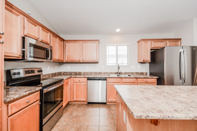 1,760/Mo, 14816 N El Frio St El Mirage, AZ 85335 Kitchen View 2