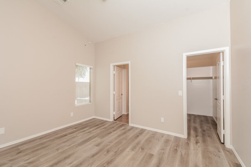 1,760/Mo, 14816 N El Frio St El Mirage, AZ 85335 Main Bedroom View 2