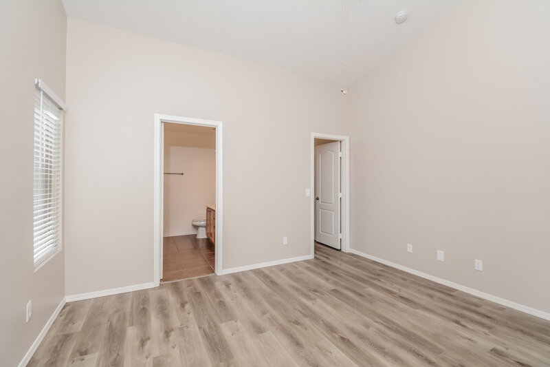 1,760/Mo, 14816 N El Frio St El Mirage, AZ 85335 Main Bedroom View 3