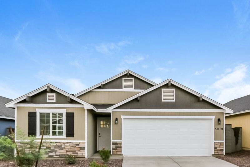 2,820/Mo, 5919 S 12th Ln Phoenix, AZ 85041 External View