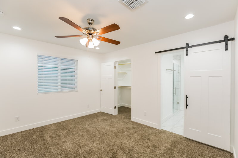 2,820/Mo, 5919 S 12th Ln Phoenix, AZ 85041 Main Bedroom View