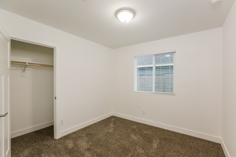 2,820/Mo, 5919 S 12th Ln Phoenix, AZ 85041 Bedroom View