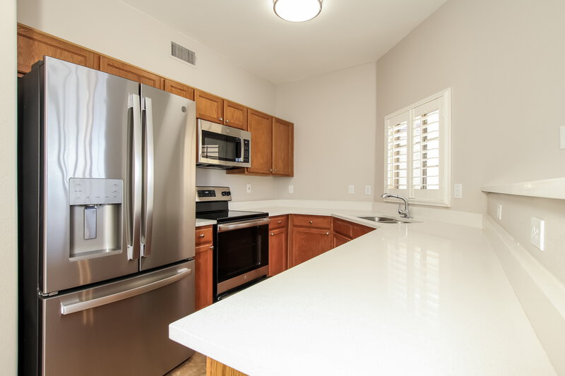 2,170/Mo, 1376 S Boulder St Unit B Gilbert, AZ 85296 Kitchen View