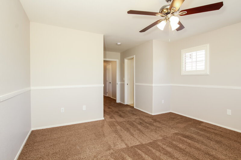 2,170/Mo, 1376 S Boulder St Unit B Gilbert, AZ 85296 Main Bedroom View