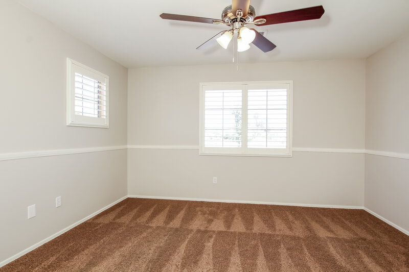 2,170/Mo, 1376 S Boulder St Unit B Gilbert, AZ 85296 Main Bedroom View 2