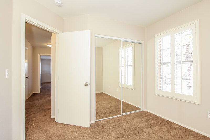 2,170/Mo, 1376 S Boulder St Unit B Gilbert, AZ 85296 Bedroom View