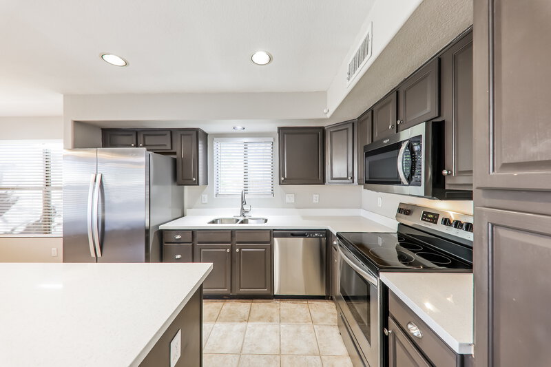 2,580/Mo, 548 E Cathy Dr Gilbert, AZ 85296 Kitchen View 2