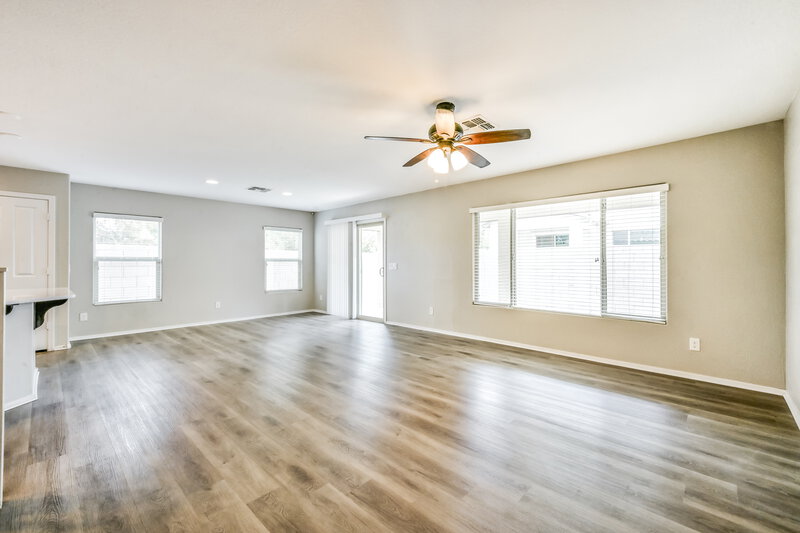 2,455/Mo, 825 S Swallow Ln Gilbert, AZ 85296 Living Room View