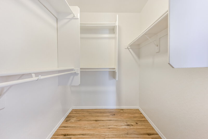 2,455/Mo, 825 S Swallow Ln Gilbert, AZ 85296 Walk In Closet View