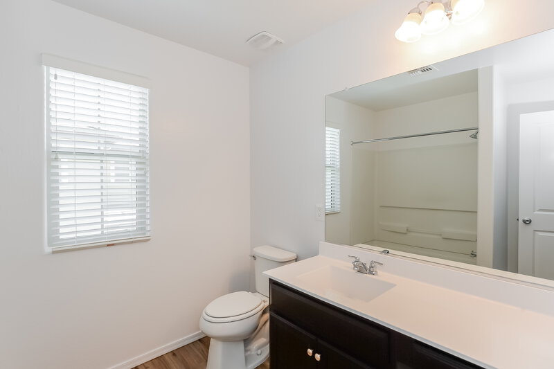 2,660/Mo, 825 S Swallow Ln Gilbert, AZ 85296 Bathroom View