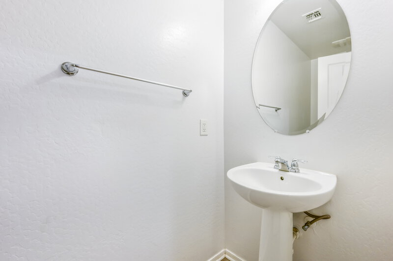 2,455/Mo, 825 S Swallow Ln Gilbert, AZ 85296 Powder Room View