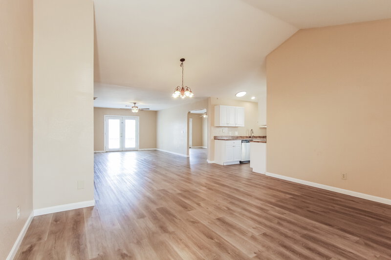 2,015/Mo, 19643 N 12th Pl Phoenix, AZ 85024 Living Room View 3