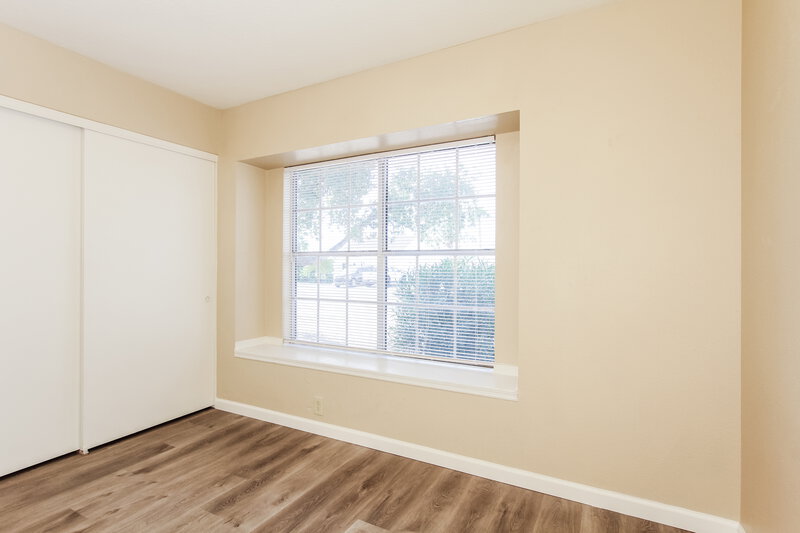 2,015/Mo, 19643 N 12th Pl Phoenix, AZ 85024 Bedroom View 2