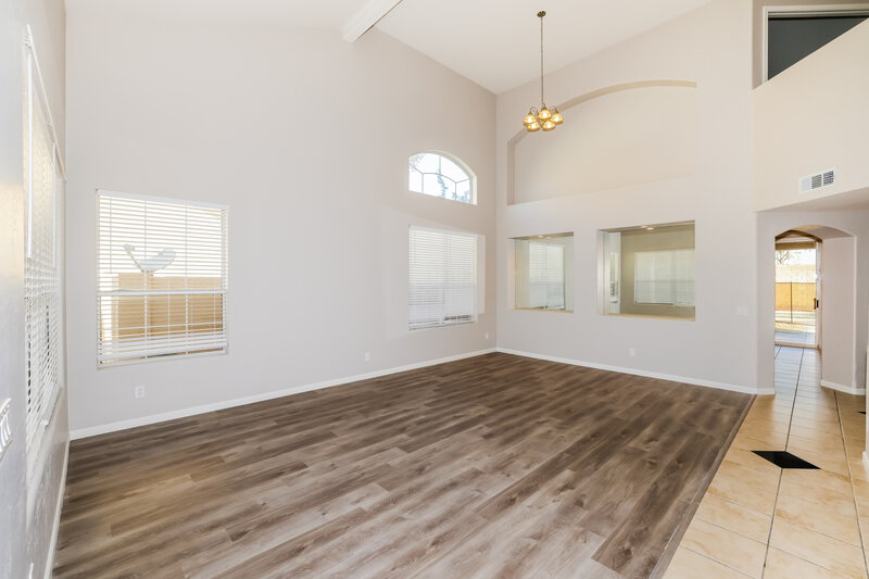 2,740/Mo, 12839 N 57th Ave Glendale, AZ 85304 Dining Room View