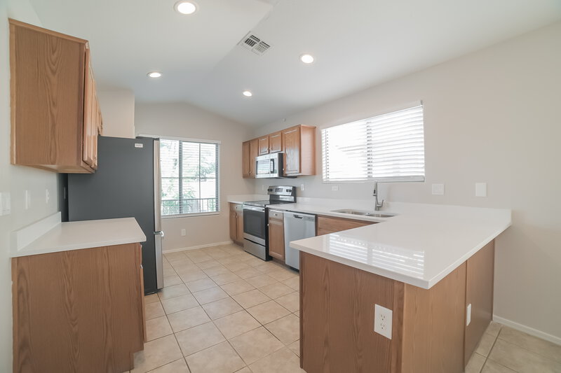 2,050/Mo, 4351 W Darrel Rd Laveen, AZ 85339 Kitchen View