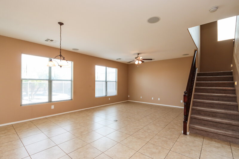 2,640/Mo, 6303 S 43rd Dr Laveen, AZ 85339 Dining Room View 2