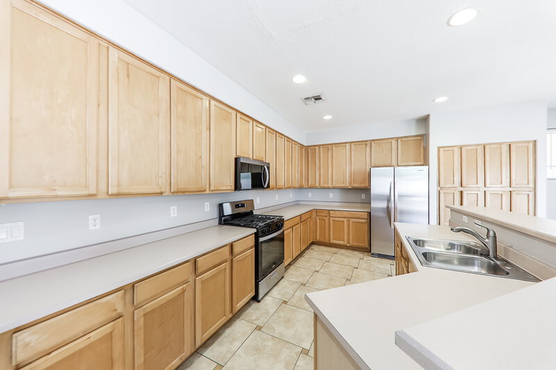 3,040/Mo, 6877 W Briles Rd Peoria, AZ 85383 Kitchen View