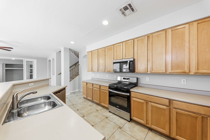 3,040/Mo, 6877 W Briles Rd Peoria, AZ 85383 Kitchen View 2