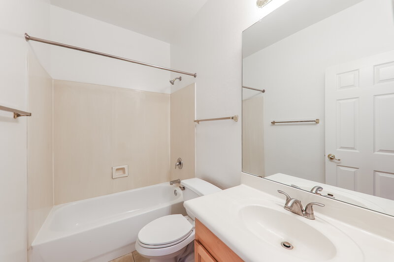 3,040/Mo, 6877 W Briles Rd Peoria, AZ 85383 Bathroom View