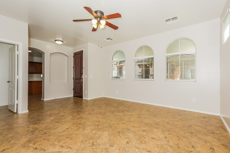 2,250/Mo, 4229 E Milky Way Gilbert, AZ 85295 Living Room View